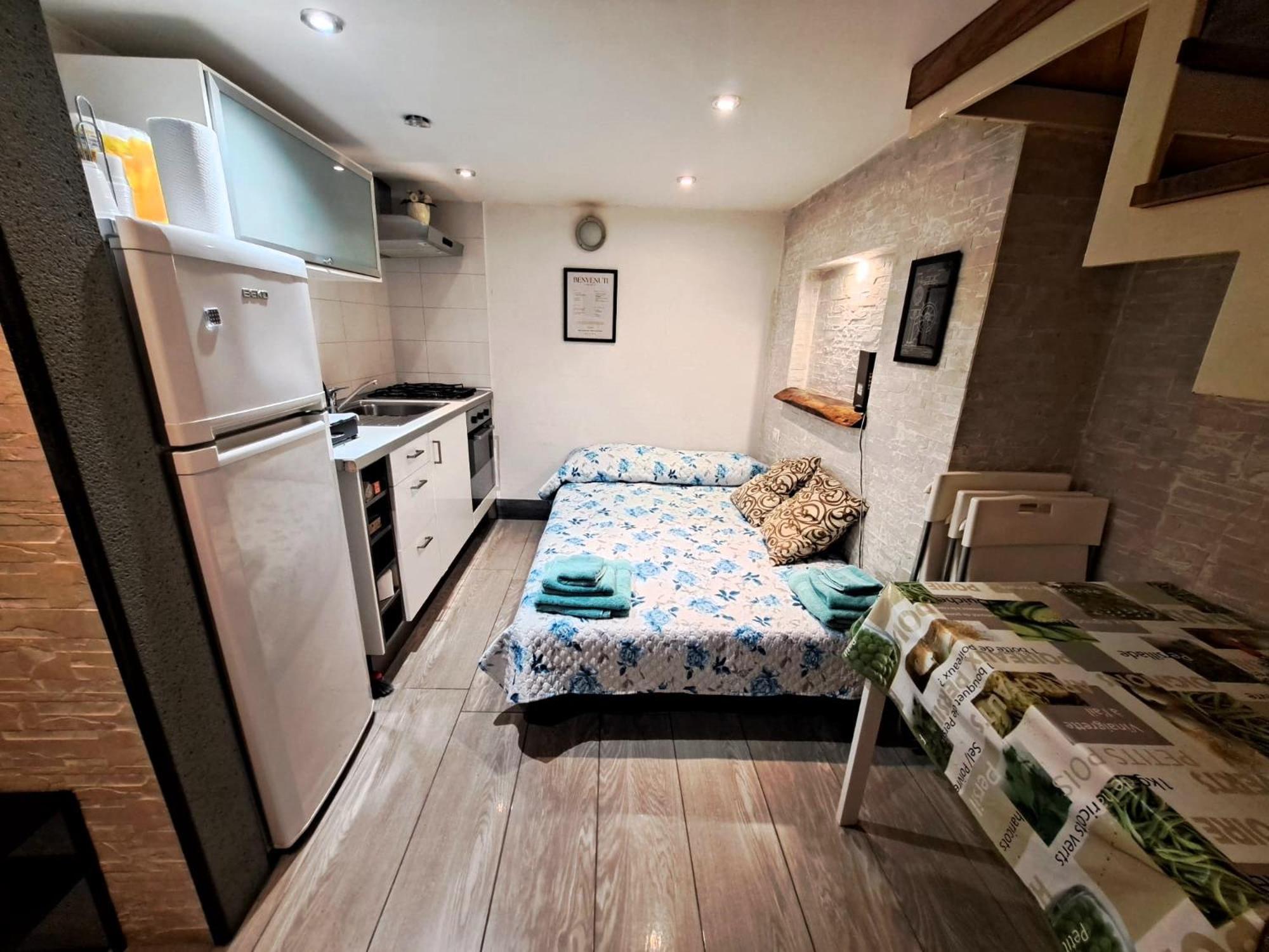 Toledo 27, A Due Passi Da Piazza Del Plebiscito Apartment Napoli Bagian luar foto